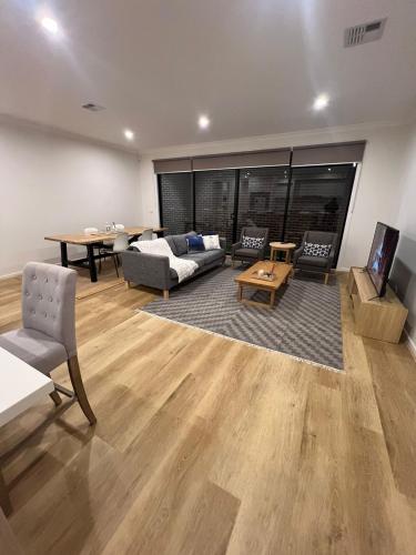 Stay in Rockbank, West Melbourne in Melton South