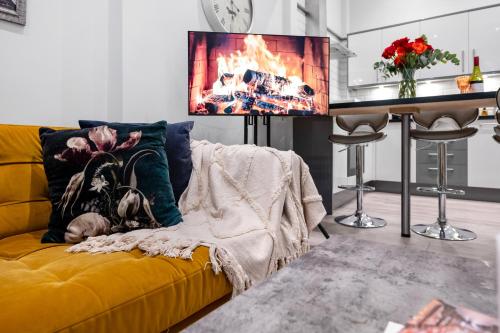 Stylish Apartment in Kensington Prime Location - image 14