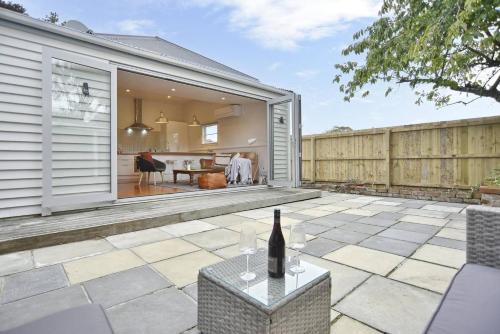 View, Hampstead Cottage in Mairehau