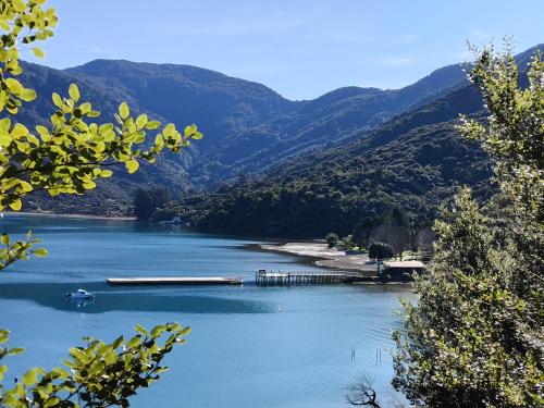 Haven Cabin - No road access - just a boat ride away in Endeavorinleta