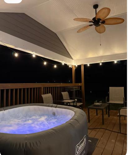 The Soak Haus Hot Tub Retreat 25 Min to ATL