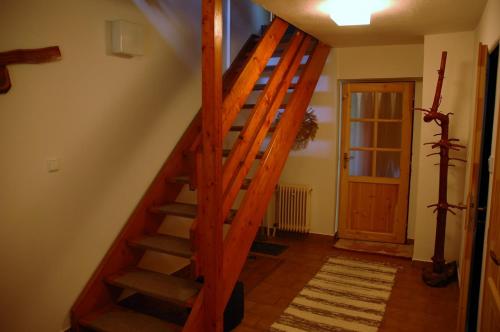 Παροχές, Orli Hnizdo in Τσέρνυ Ντουλ