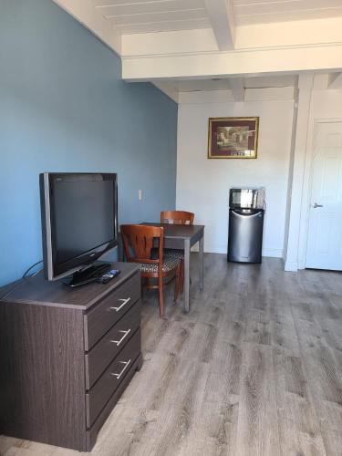 All Seasons Lodge – South San Francisco, CA