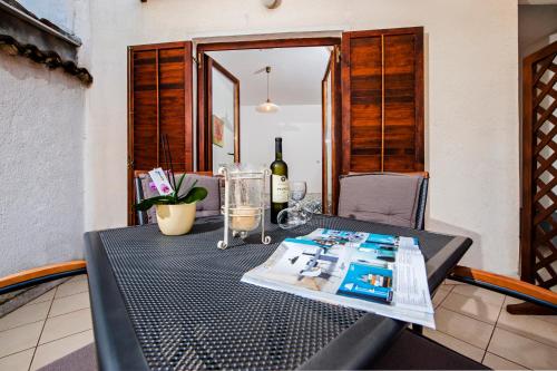 One-Bedroom Apartment image 8