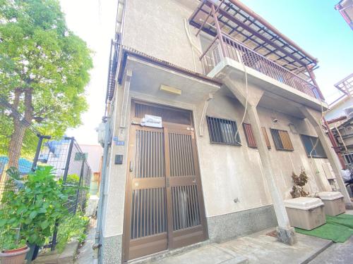 AkiraHome Tsurumibashi -Private two-story house, 6BBR, 12Bueds, max20ppl for big family