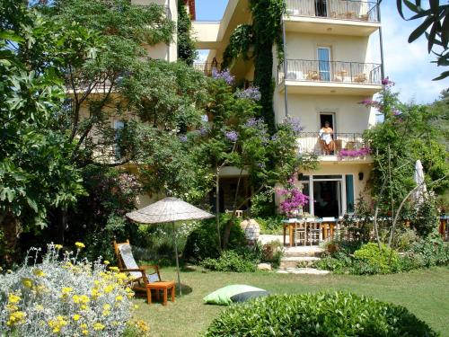 Emel Pension - image 12