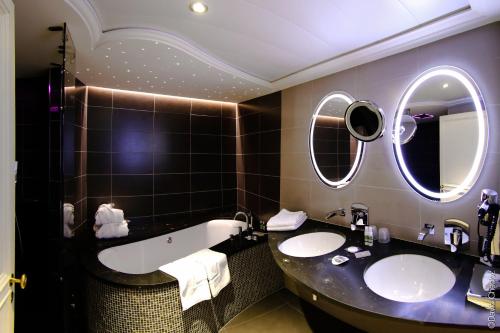 La Cour Berbisey - Les Collectionneurs - image 10