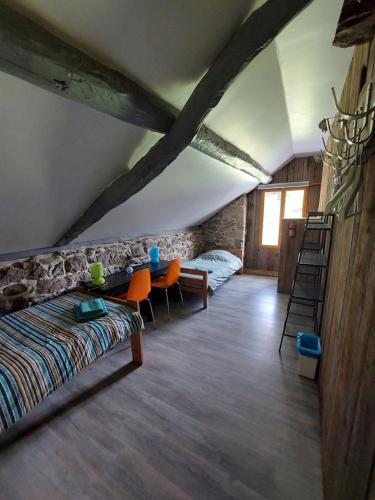 Les Deux Velos Chambres d'Hotes-Table d'Hotes in Biert