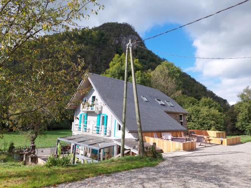 Les Deux Velos Chambres d'Hotes-Table d'Hotes in Biert