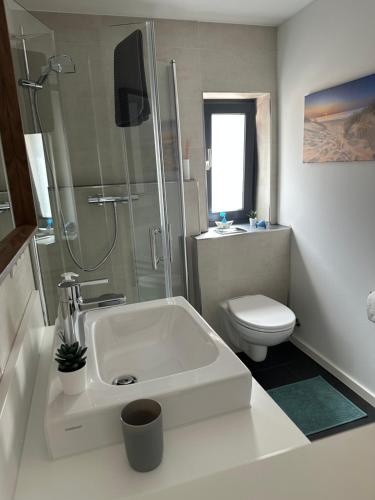 淋浴間, Ferienwohnung Thermenblick in 巴特溫茨海姆