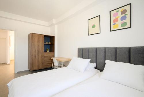 stunning 4-bedrooms on the 18th floor BY MadrigalRentals in Kiryat Bialik