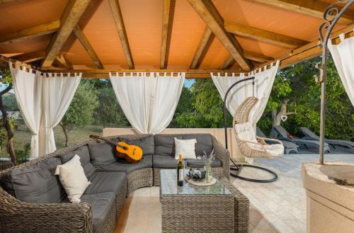 Casa Marilu by Villsy in Kunj