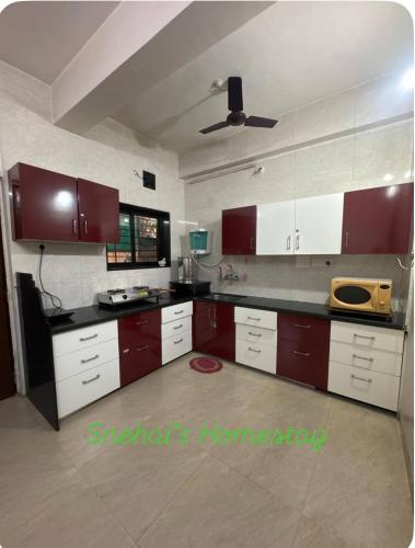 keuken, Snehal's Homestay in Kamatwade