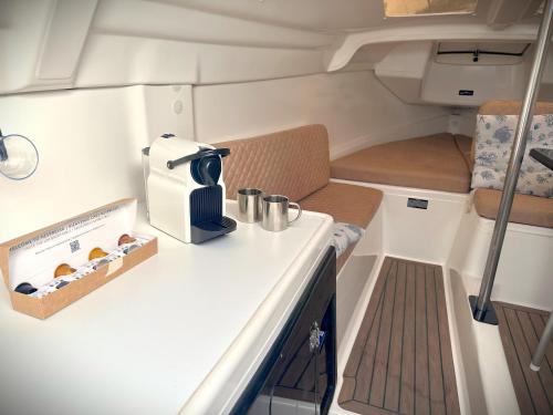 Floating Home - Übernachten auf einer Segelyacht im Hafen, Friedrichshafen (fotografie 2)