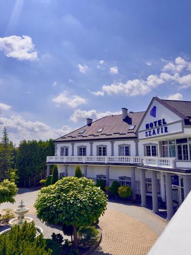 Exterior view of Szafir