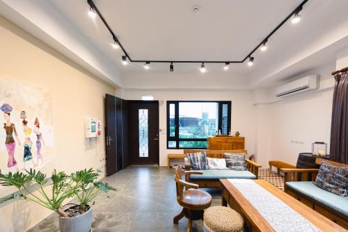 Bondi Homestay near Yanzihkou Trail (Swallow Grotto)