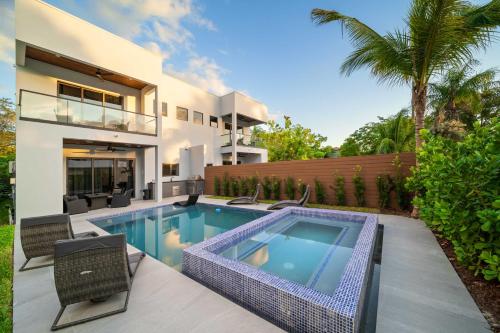 Elements Las Olas w Pool and Spa Near Beach, Fort Lauderdale (FL)