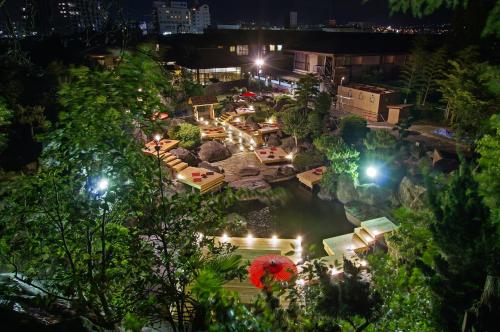 room detail thumbnail 2