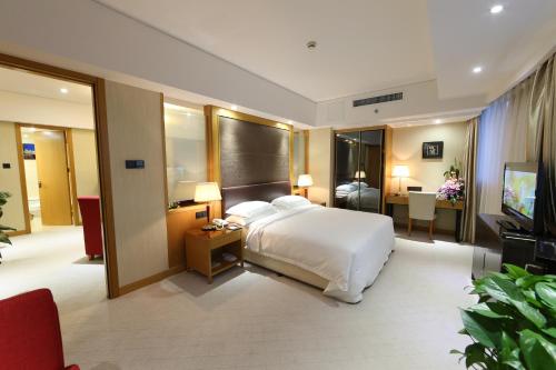 aurum international hotel xian