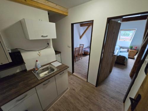 Fara Choustníkovo Hradiště (Fara Choustnikovo Hradiste) in เซอร์เวนี คอสเตเลซ