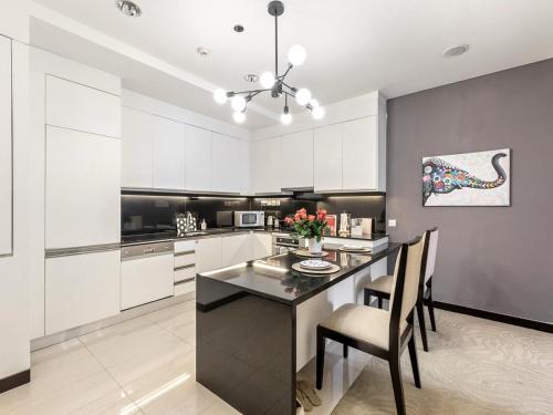 Deluxe 1 BR At Address Apartments Marina Mall by Primevanguard, Dubaï (photo 7)