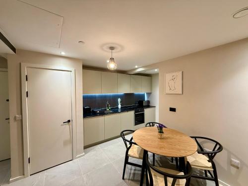 Elegant 2-Bed 2-Bath Apt in Manchester with Balcony, Manchester (fotografie 7)