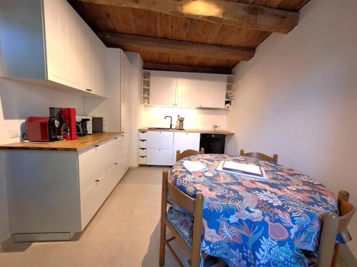 Villa with panoramic views at Minucciano ! in Мiнучанно