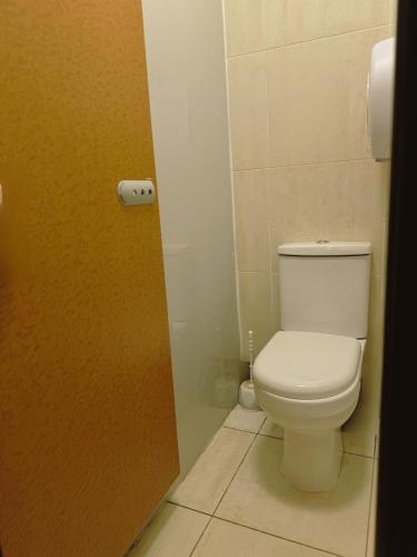 Cheap Quiet Double Room in Park Royal with off-site Gym Access to Showers, Londyn (zdjęcie 8)