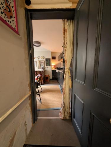 Grosvenor Studio Apartment in Лендріндод Уеллс