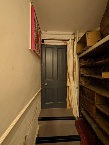 Grosvenor Studio Apartment in Лендріндод Уеллс