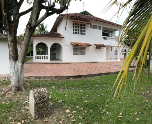 Casa campestre con piscina, jacuzzi y bbq