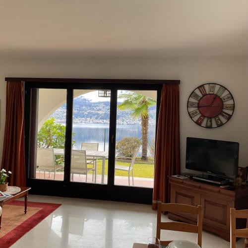 Studio Viramonte - charmantes Apartment mit Pool & Seeblick in Vira
