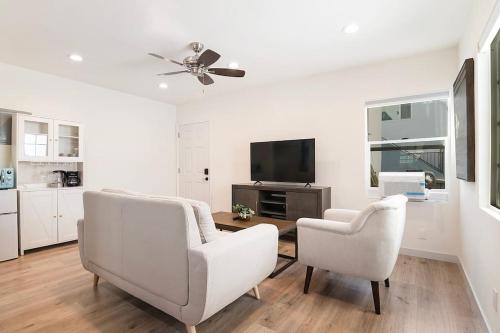 Newly Renovated Studio for 2 Prime LA Location, Los Angeles (Foto 2)