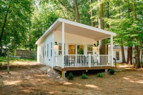 Arbutus Lake 3 Bedroom Cottage in Traverse City, USA