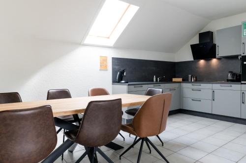 Kitchen, janu-homes - 3 Zimmer Apartment - 7 Betten, Lahnblick vom Romer in Runkel