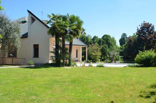  Villa Olivares, Pension in Corbetta