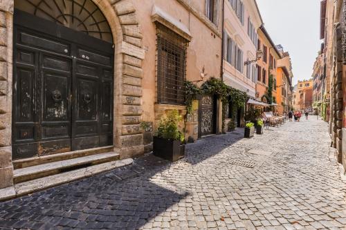 Trastevere Piazza Trilussa Royal Orchid apartment, Roma (foto 3)