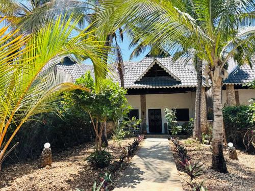 Buitenkant, Rainbow House in Watamu