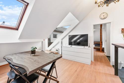 ZF03 Apartment für Monteure Stuttgart Zuffenhausen - weitere Schlafzimmer für zusätzliche 15 Personen im Haus vorhanden und an weiteren Standorten LS-CrewComfort, Штутгарт (фото 2)