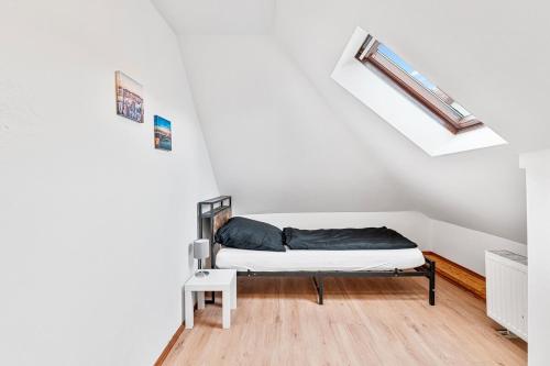 ZF03 Apartment für Monteure Stuttgart Zuffenhausen - weitere Schlafzimmer für zusätzliche 15 Personen im Haus vorhanden und an weiteren Standorten LS-CrewComfort, Штутгарт (фото 7)