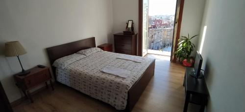 Stanza luminosa e panoramica in Capodimonte