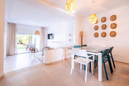 Villa in Golf Resort with Shared Pool, Bouznika (foto 10)