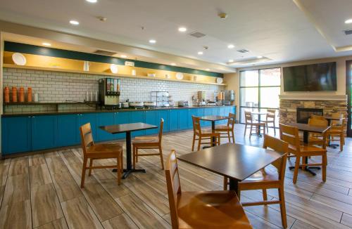 Country Inn & Suites by Radisson Tucson City Center AZ - image 8