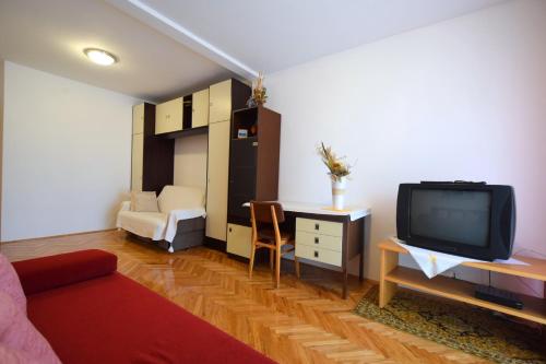 Two-Bedroom Apartment image 6