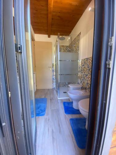 ฝักบัว, Bungalow tra natura e mare in โกรโตเน