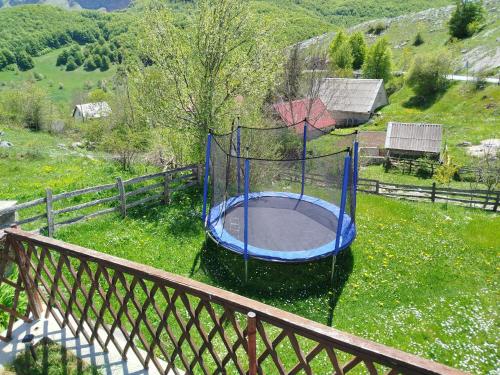 Čemerno cottage 2 (Cemerno cottage 2) in Izgori