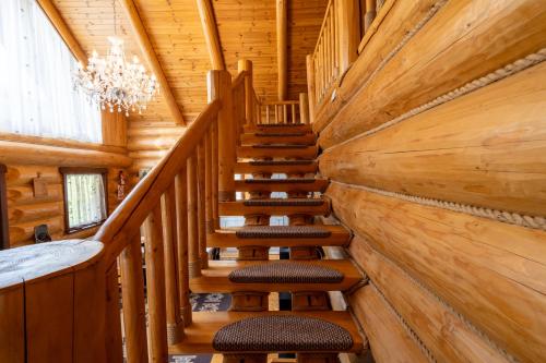 Alvi in 瓦特拉摩奧杜維泰