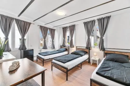 ZF02 Monteurzimmer Stuttgart - Platz für bis zu 20 Personen im Haus - Mehr Apartments und Zimmer verfügbar LS-CrewComfort in Stuttgart, Deutschland