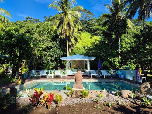 สระว่ายน้ำ, Ecolodge Mata Api Fare Tiare in มาทาเยีย