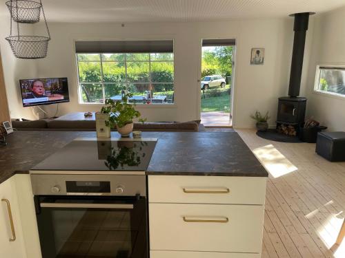 The forest cottage with petanque court in 尼克賓西蘭島